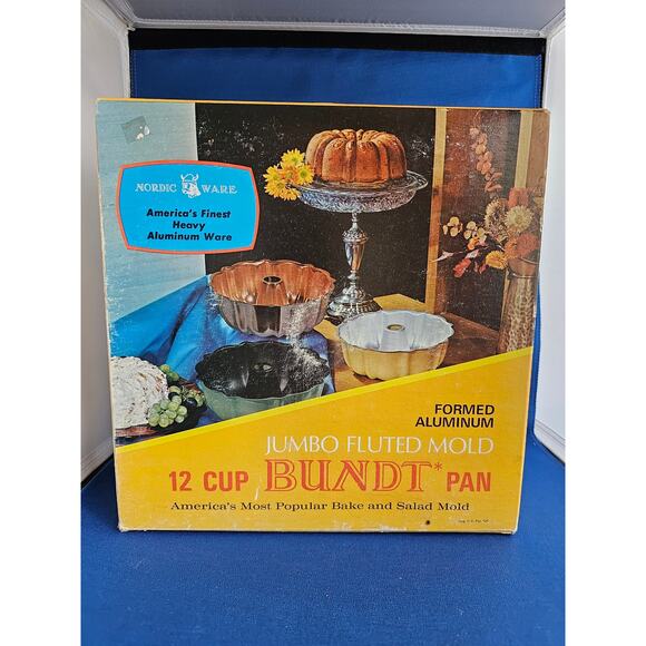 Vintage/NOS Nordic Ware #50335 Avocado Aluminum Bundt Pan - Picture 1 of 5